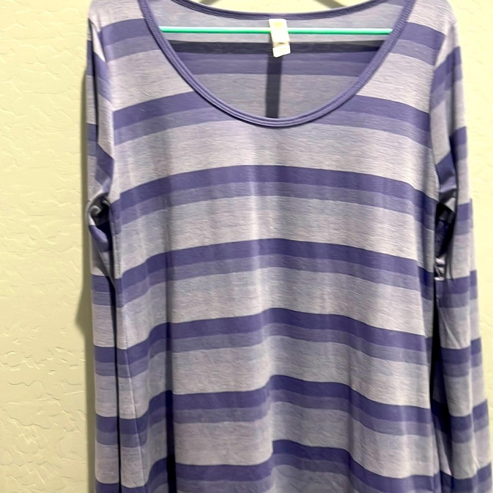 LuLaRoe Lynnae Multi Shades of Purple. Size Medium
